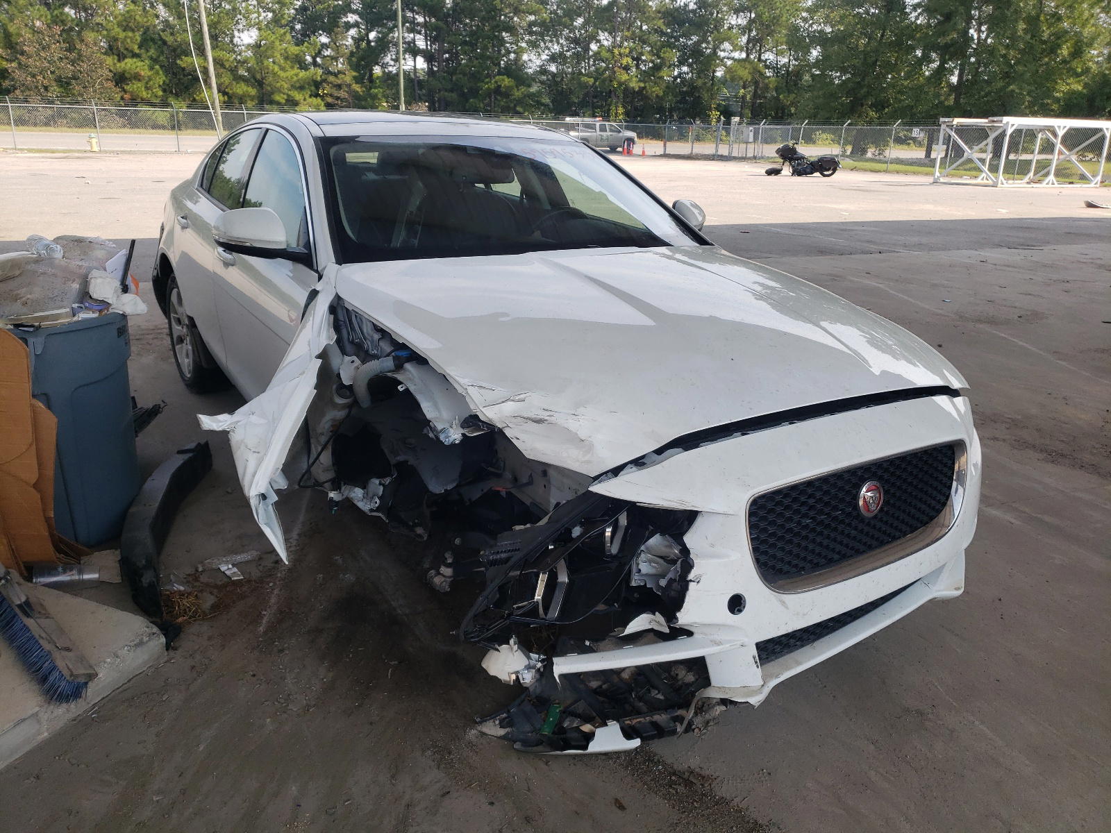JAGUAR XE 2017 with VIN SAJAR4BG7HA969135 - Photo from auction