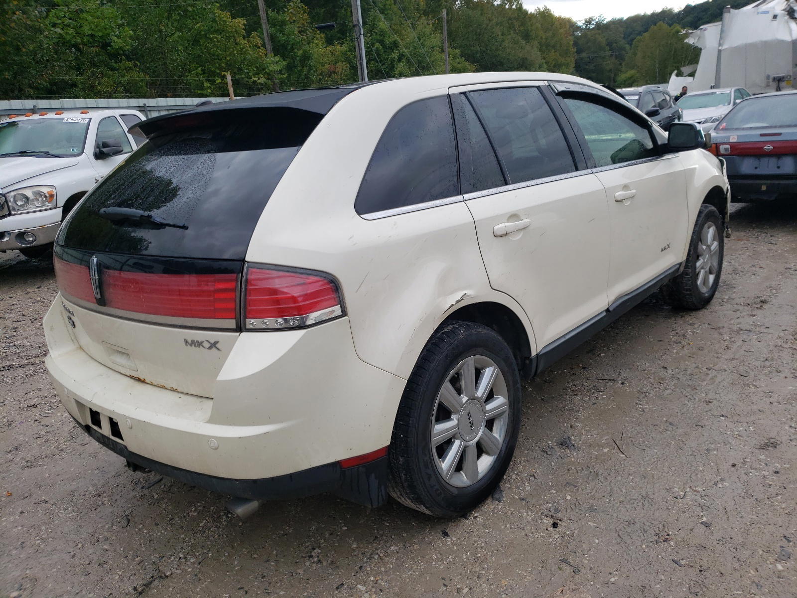 Photo 4 from auction – 2007 LINCOLN MKX with VIN 2LMDU68C37BJ27065