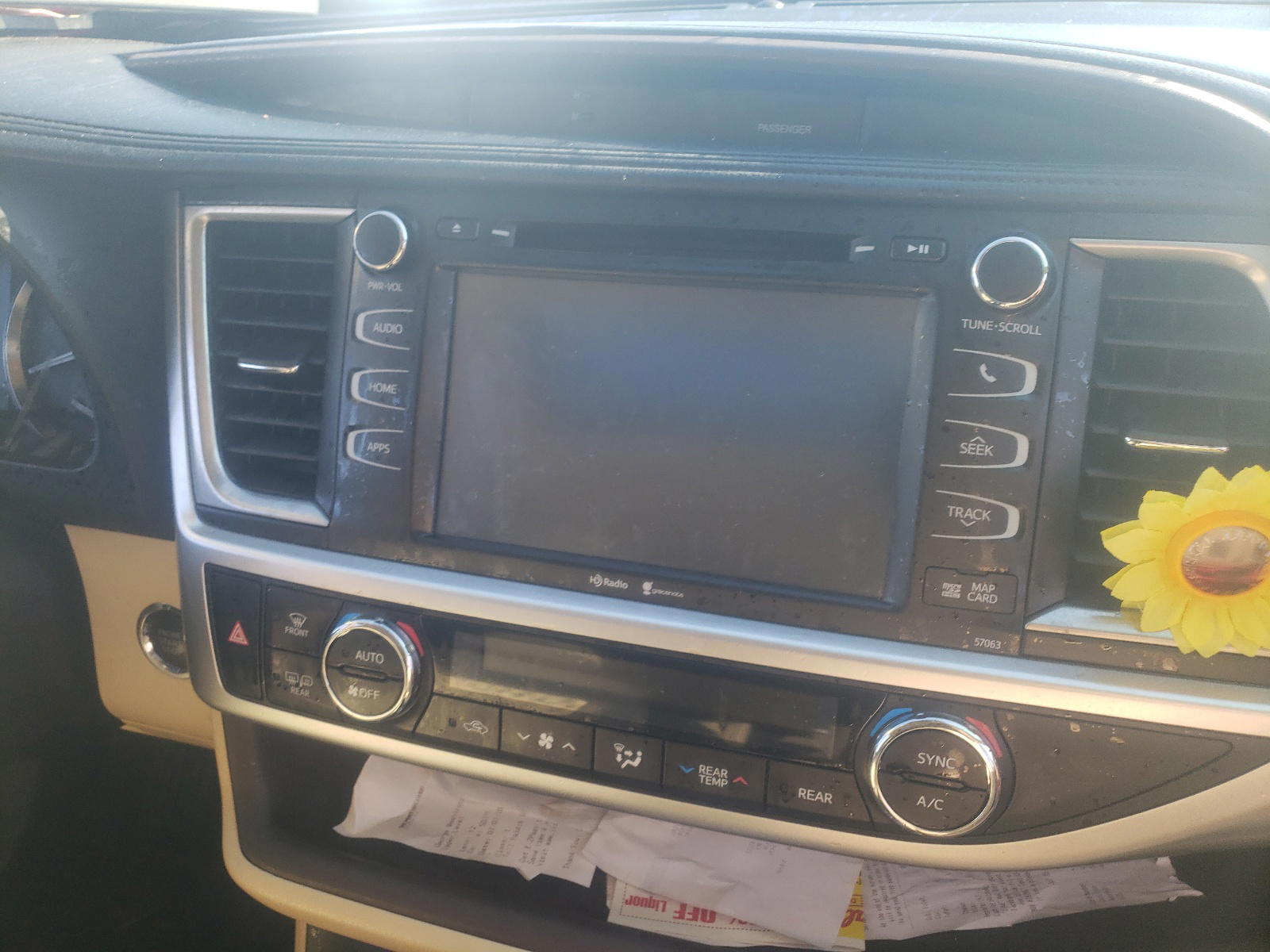 Photo 9 from auction – 2014 TOYOTA HIGHLANDER with VIN 5TDJKRFH8ES060581