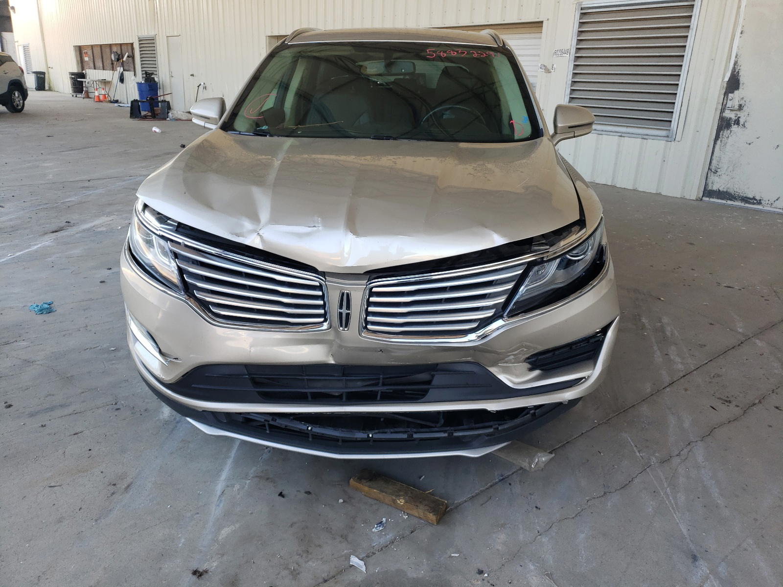 Photo 9 from auction – 2017 LINCOLN MKC RESERV with VIN 5LMCJ3C97HUL50115