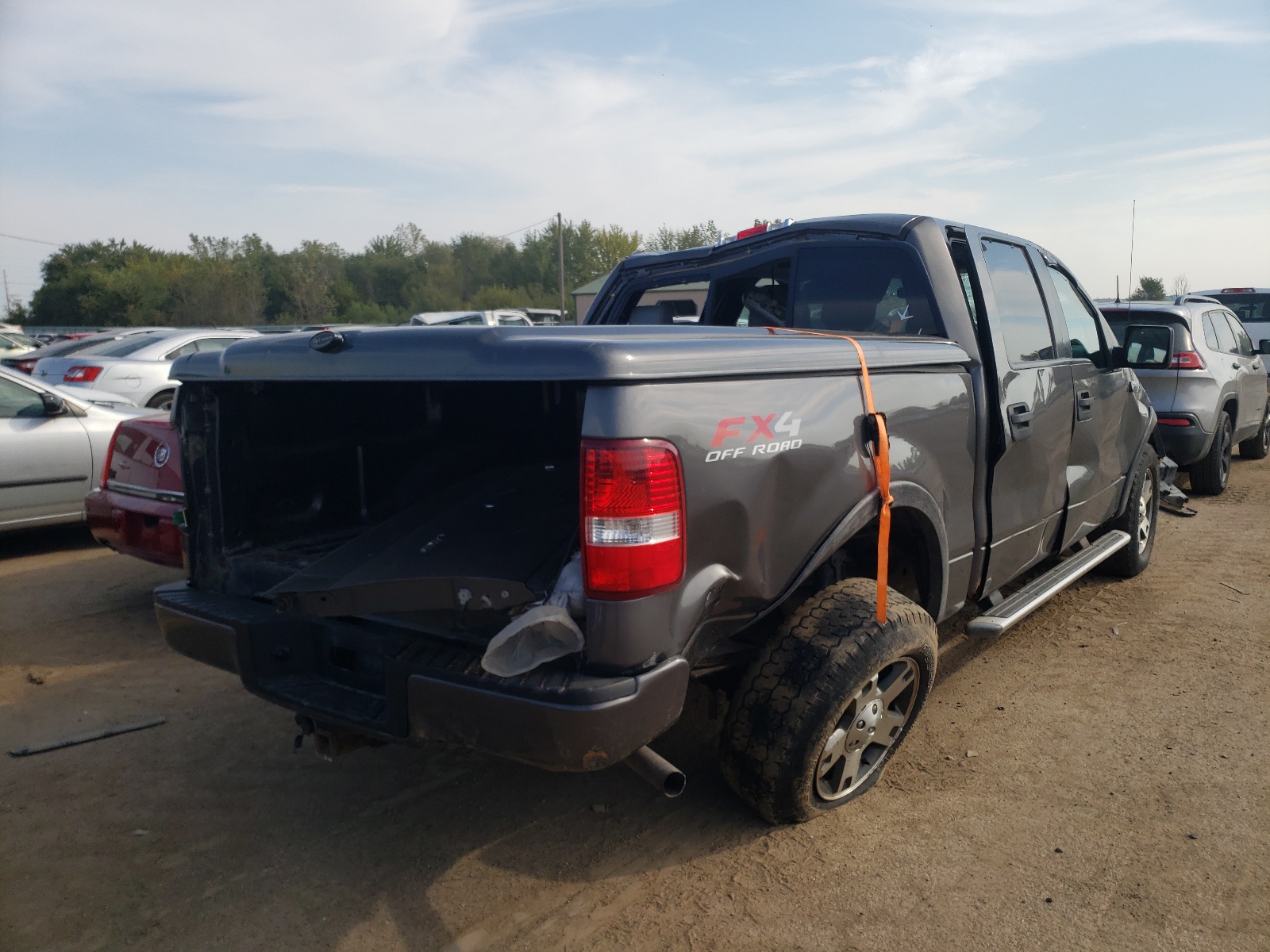 Photo 4 from auction – 2005 FORD F150 SUPER with VIN 1FTPW14515FB06633