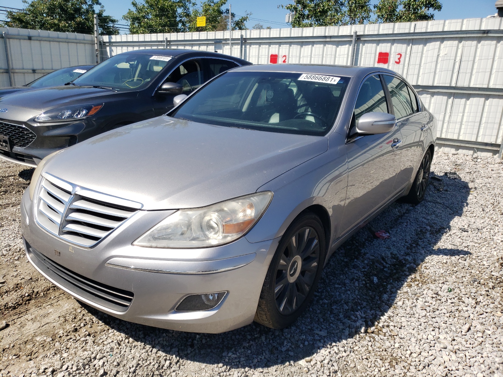 Photo 2 from auction – 2010 HYUNDAI GENESIS 3. with VIN KMHGC4DE5AU076757