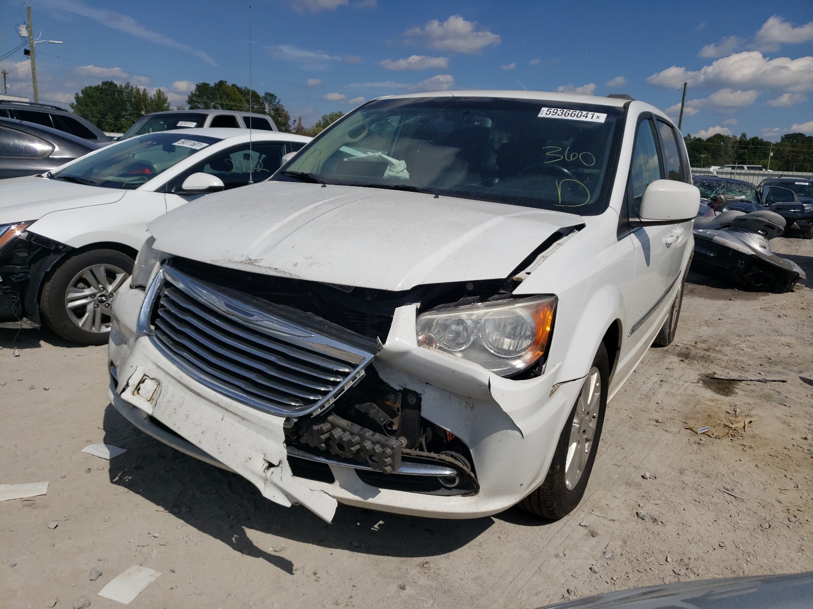 Photo 2 from auction – 2014 CHRYSLER TOWN & COU with VIN 2C4RC1BG0ER383305