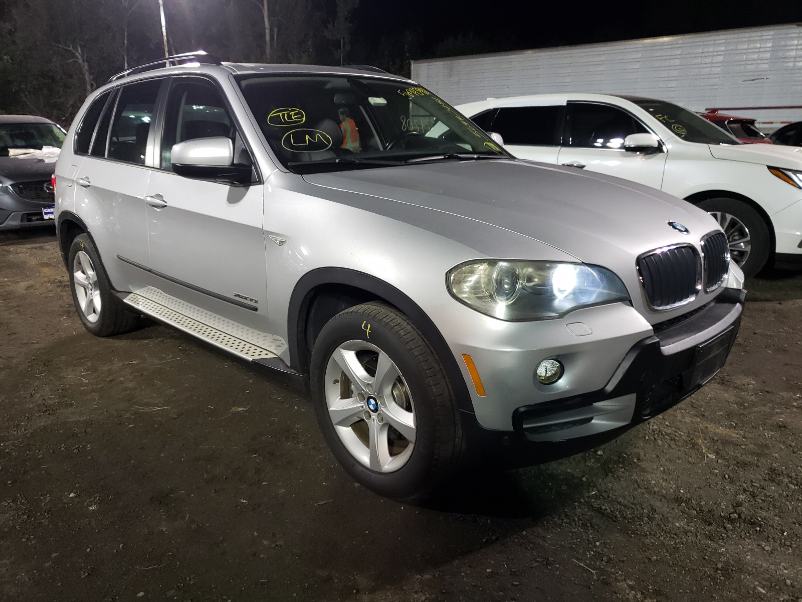 BMW X5 XDRIVE3 2009 with VIN 5UXFE435X9L270440 - Photo from auction