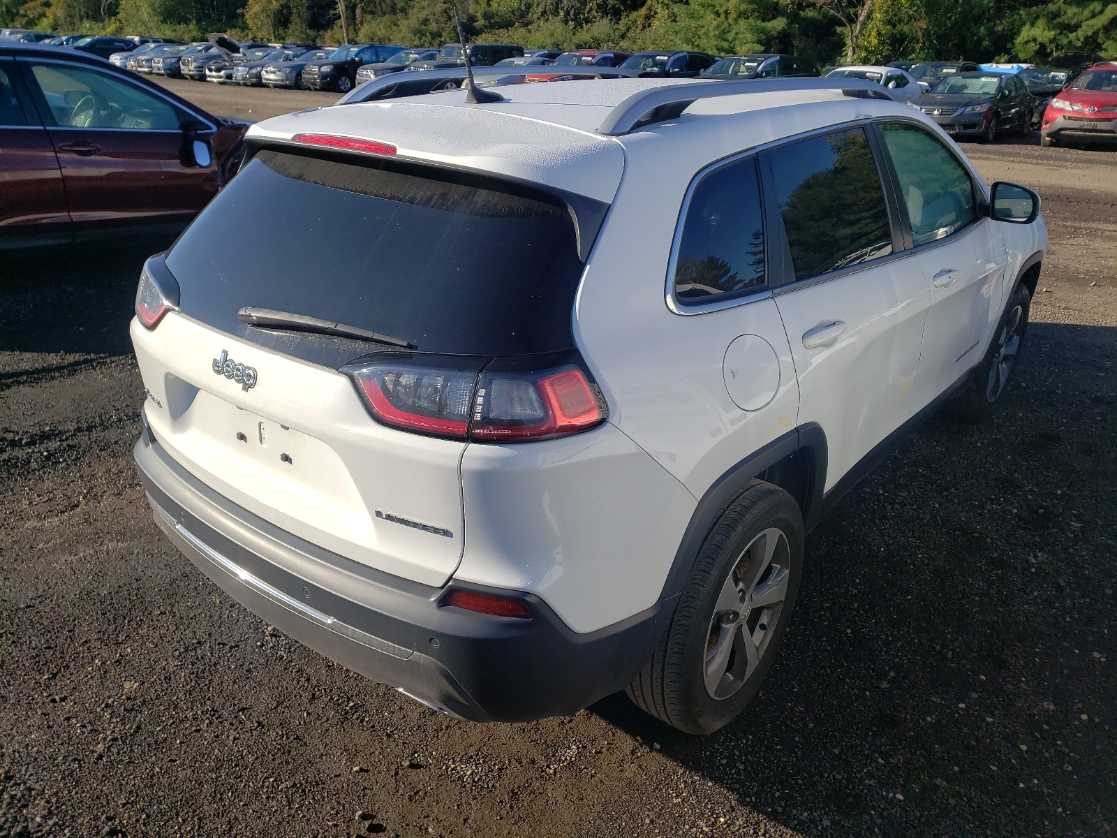 Photo 4 from auction – 2019 JEEP CHEROKEE L with VIN 1C4PJMDN7KD254261