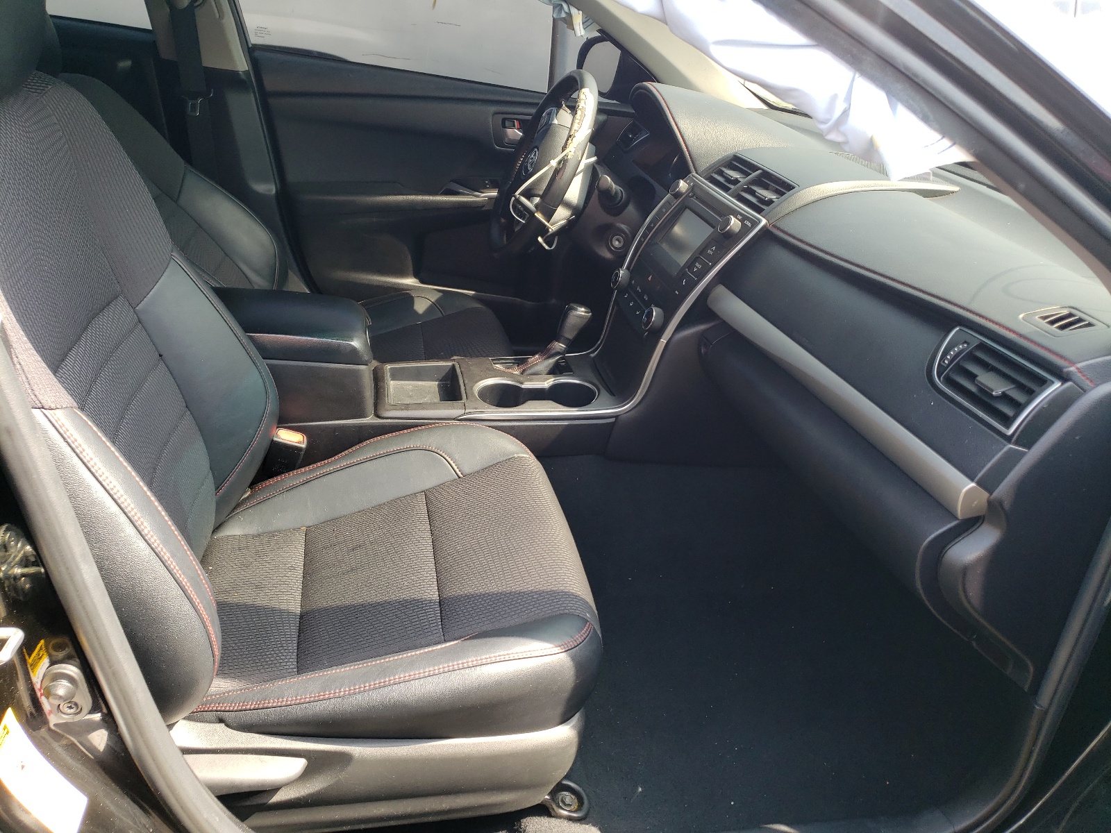 Photo 5 from auction – 2016 TOYOTA CAMRY LE with VIN 4T1BF1FK2GU141723