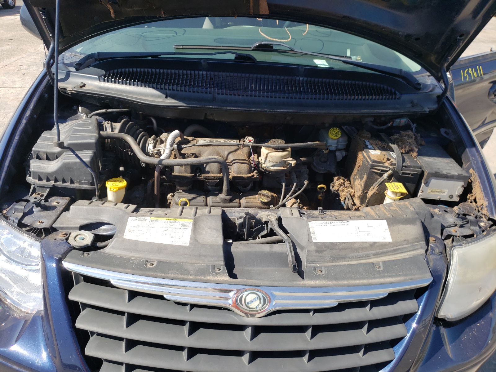 Photo 7 from auction – 2006 CHRYSLER TOWN & COU with VIN 2A4GP54L46R866322