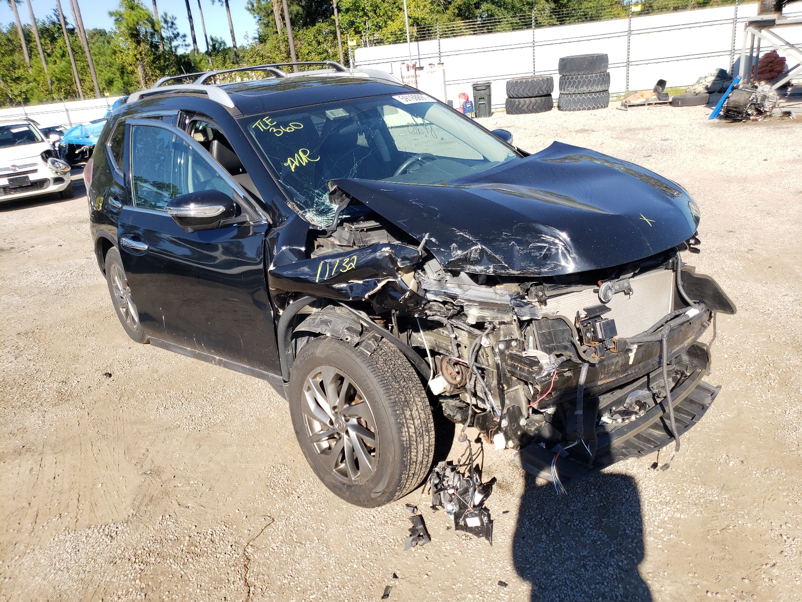 NISSAN ROGUE S 2015 with VIN 5N1AT2MV6FC902572 - Photo from auction