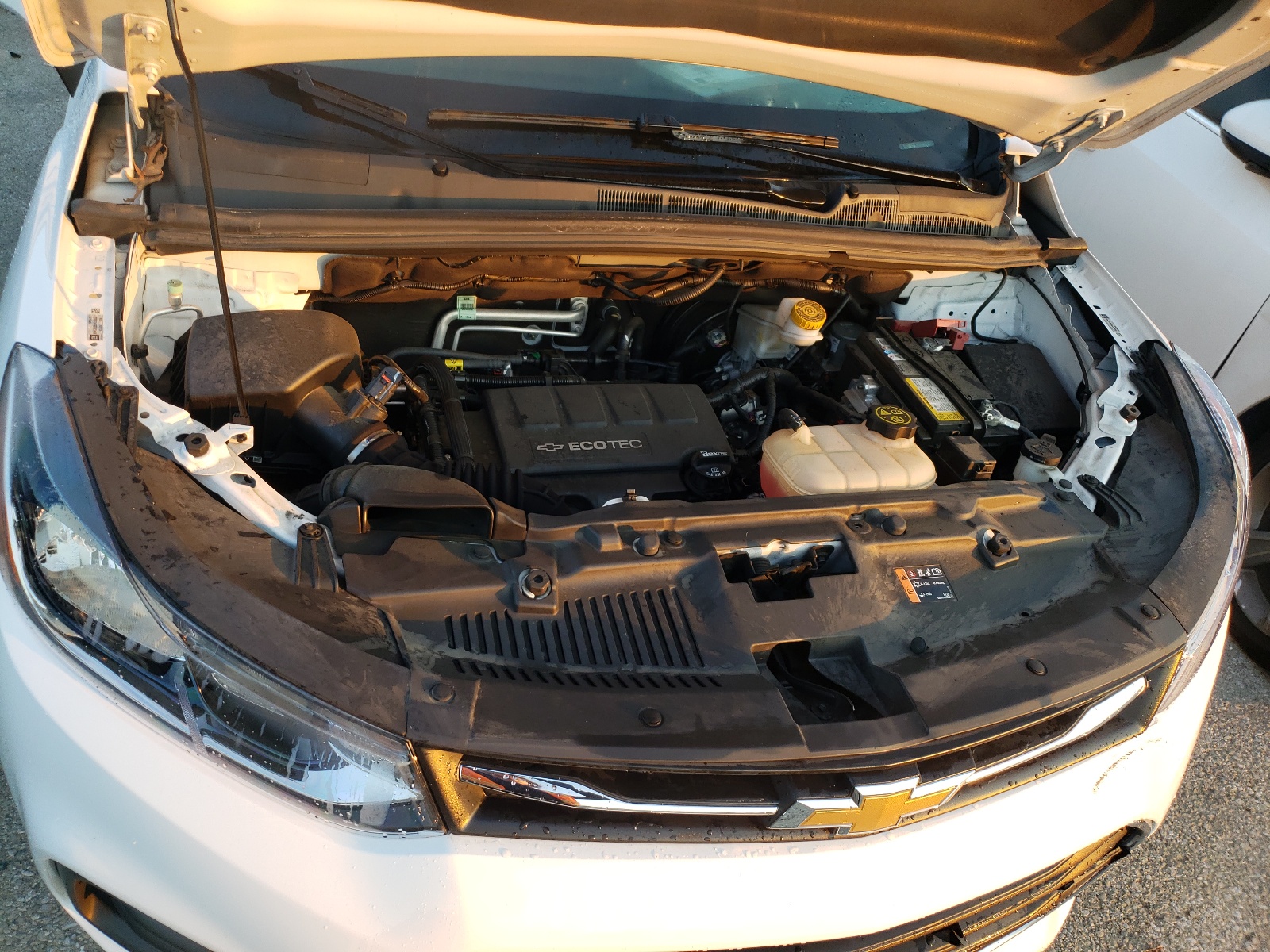 Photo 7 from auction – 2019 CHEVROLET TRAX LS with VIN 3GNCJKSB1KL389832