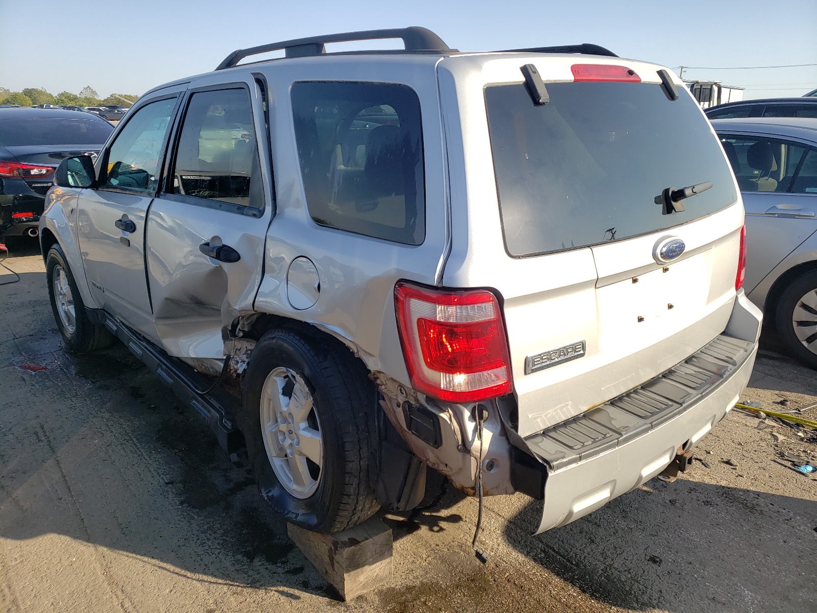 Photo 3 from auction – 2008 FORD ESCAPE XLT with VIN 1FMCU03128KB12834
