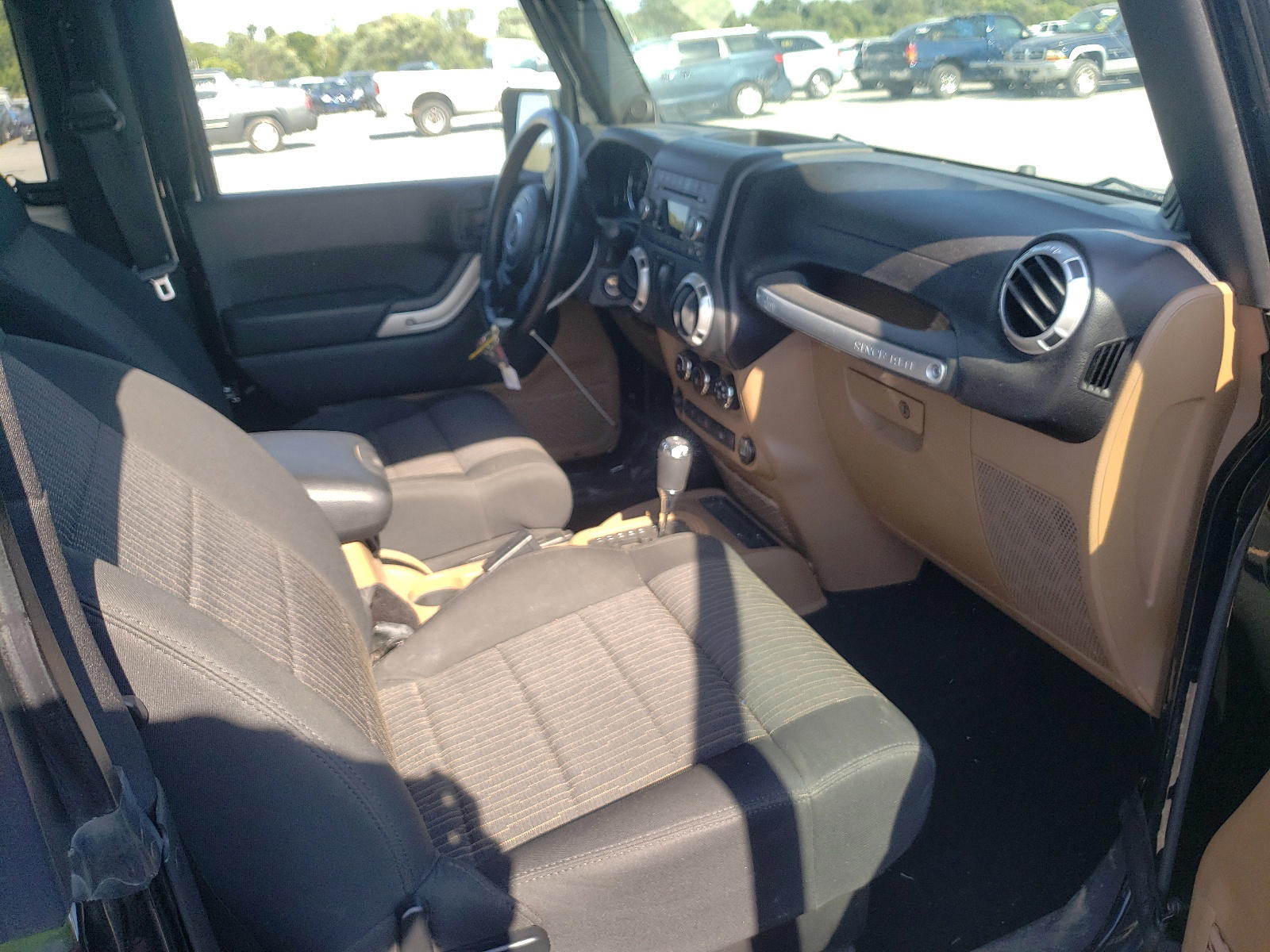 Photo 5 from auction – 2011 JEEP WRANGLER R with VIN 1J4BA6D11BL502880