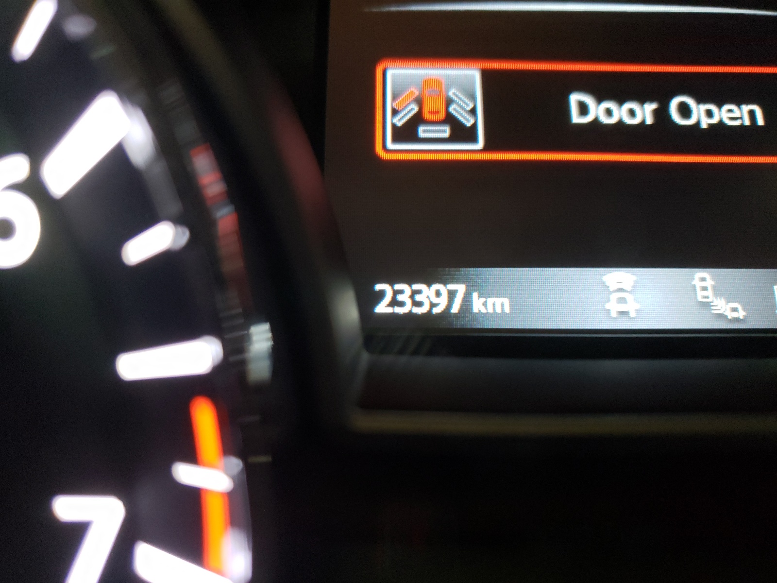 Photo 8 from auction – 2018 NISSAN PATHFINDER with VIN 5N1DR2MM8JC676756