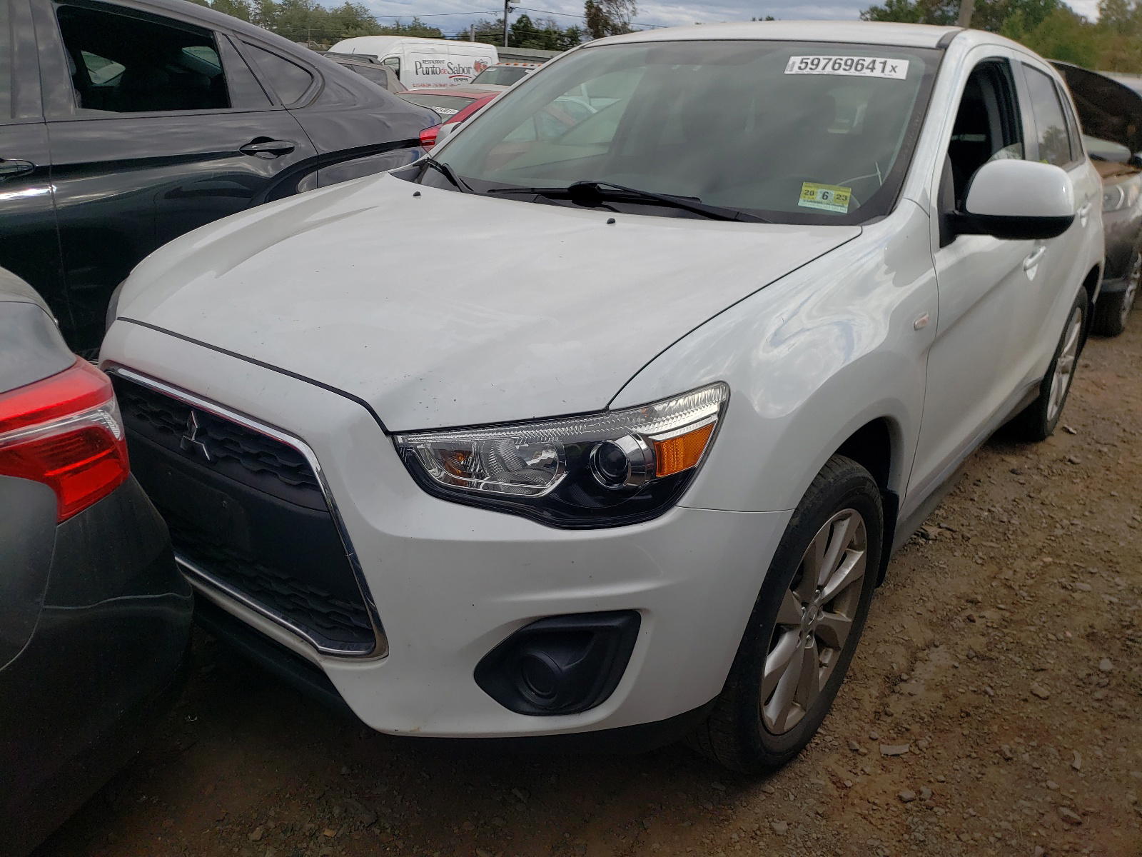 Photo 2 from auction – 2015 MITSUBISHI OUTLANDER with VIN 4A4AP3AW7FE033697