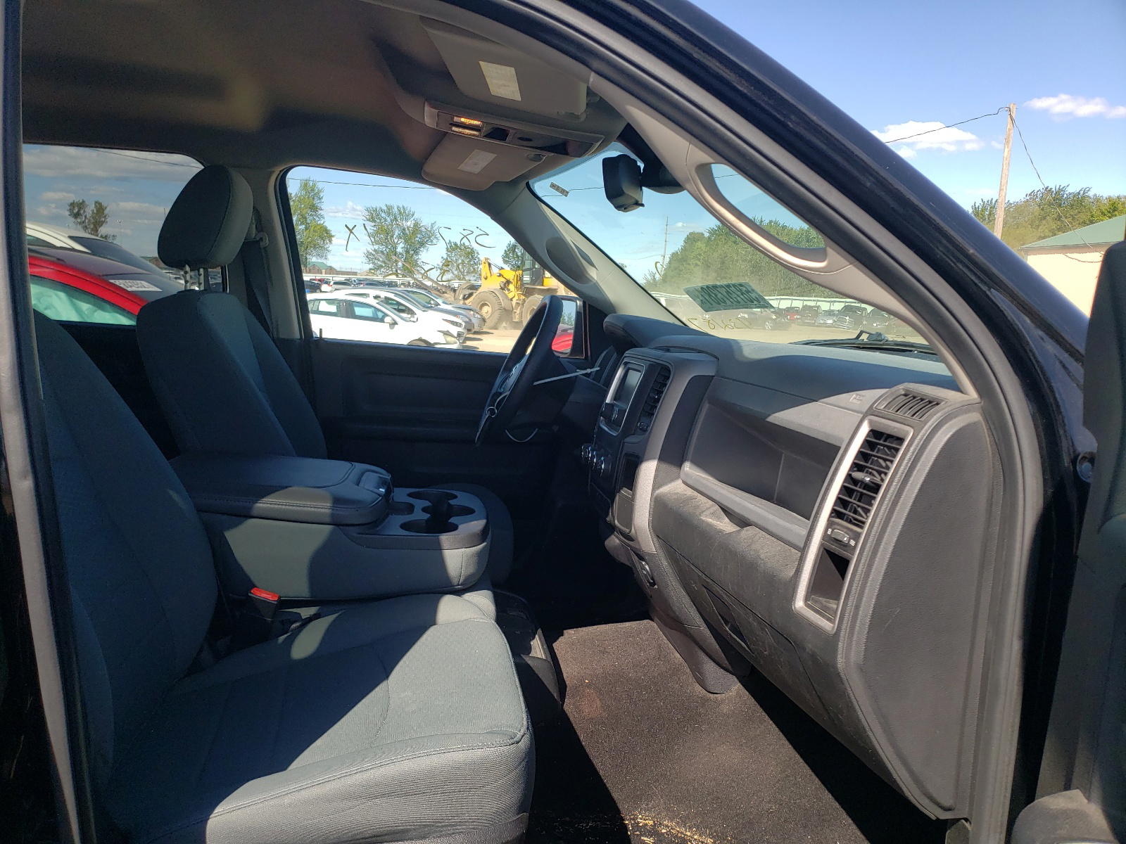 Photo 5 from auction – 2014 RAM 1500 ST with VIN 1C6RR7KT8ES432187