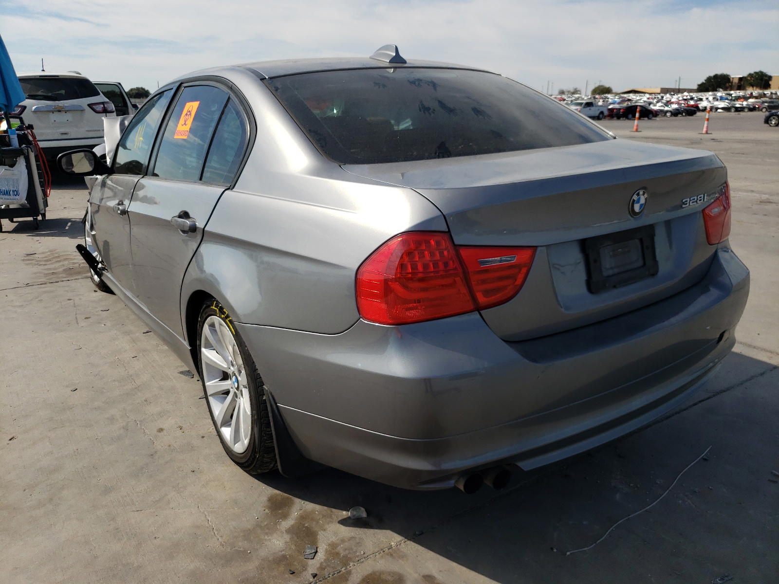 Photo 3 from auction – 2011 BMW 328 I with VIN WBAPH7G56BNM59814