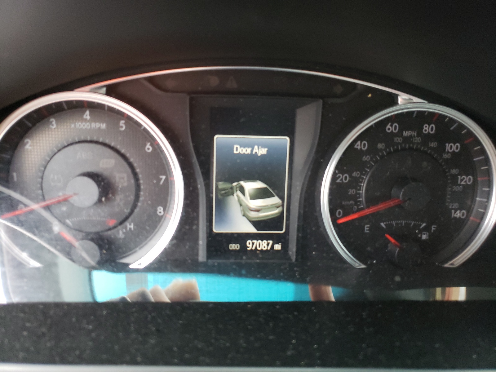 Photo 8 from auction – 2017 TOYOTA CAMRY LE with VIN 4T1BF1FK2HU378519