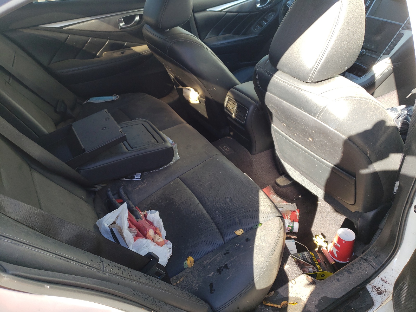 Photo 6 from auction – 2015 INFINITI Q50 BASE with VIN JN1BV7AR0FM402153