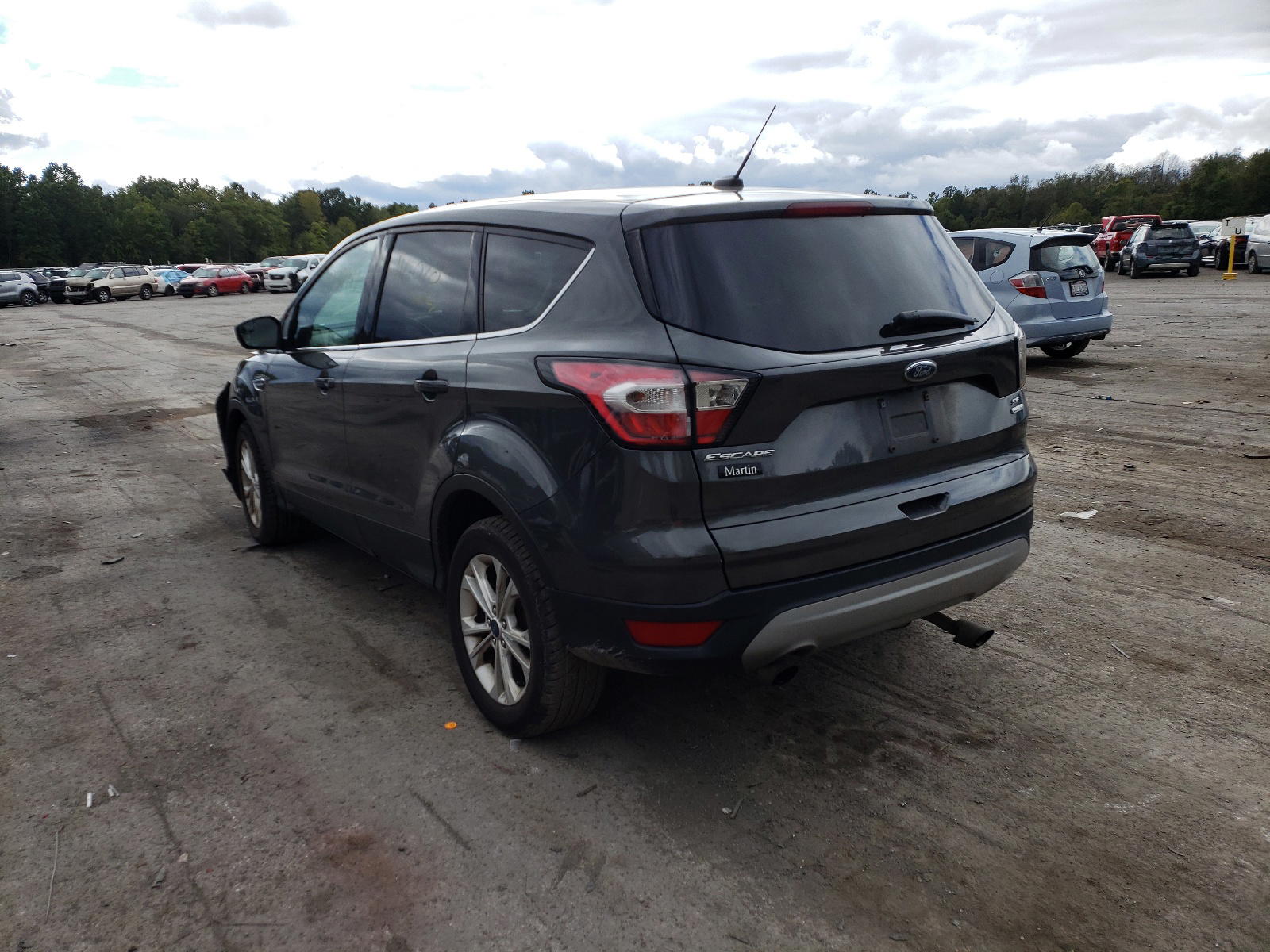 Photo 3 from auction – 2017 FORD ESCAPE SE with VIN 1FMCU0GD5HUE04020