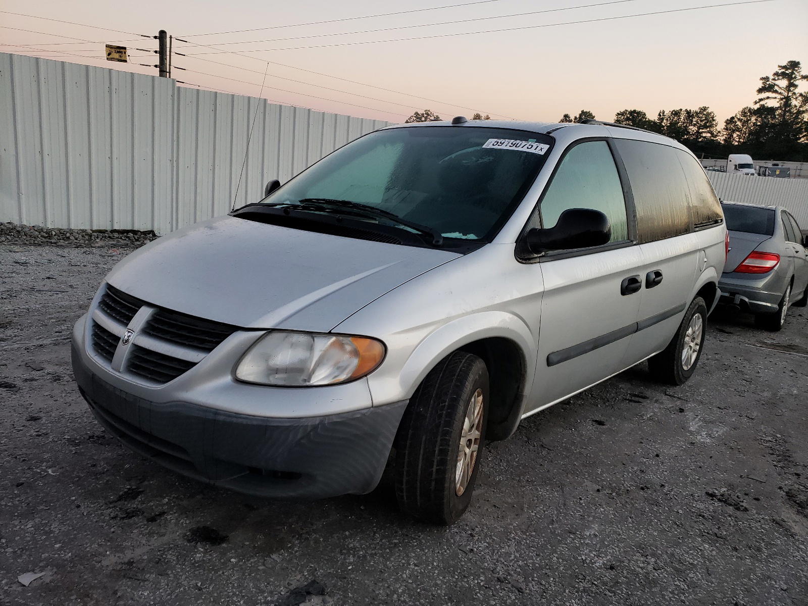 Photo 2 from auction – 2005 DODGE CARAVAN SE with VIN 1D4GP25RX5B395784