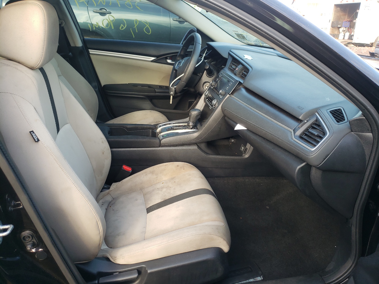 Photo 5 from auction – 2017 HONDA CIVIC LX with VIN 19XFC2F53HE226469