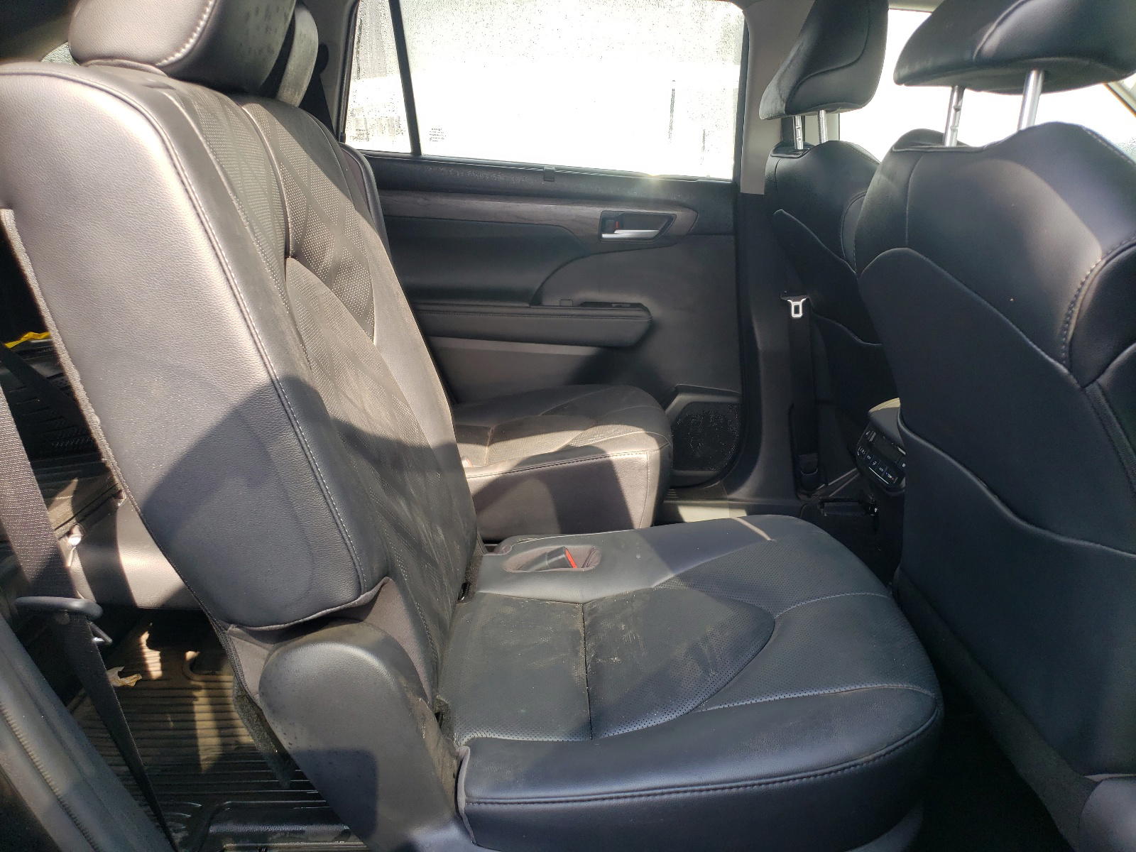 Photo 6 from auction – 2020 TOYOTA HIGHLANDER with VIN 5TDFZRBHXLS053703