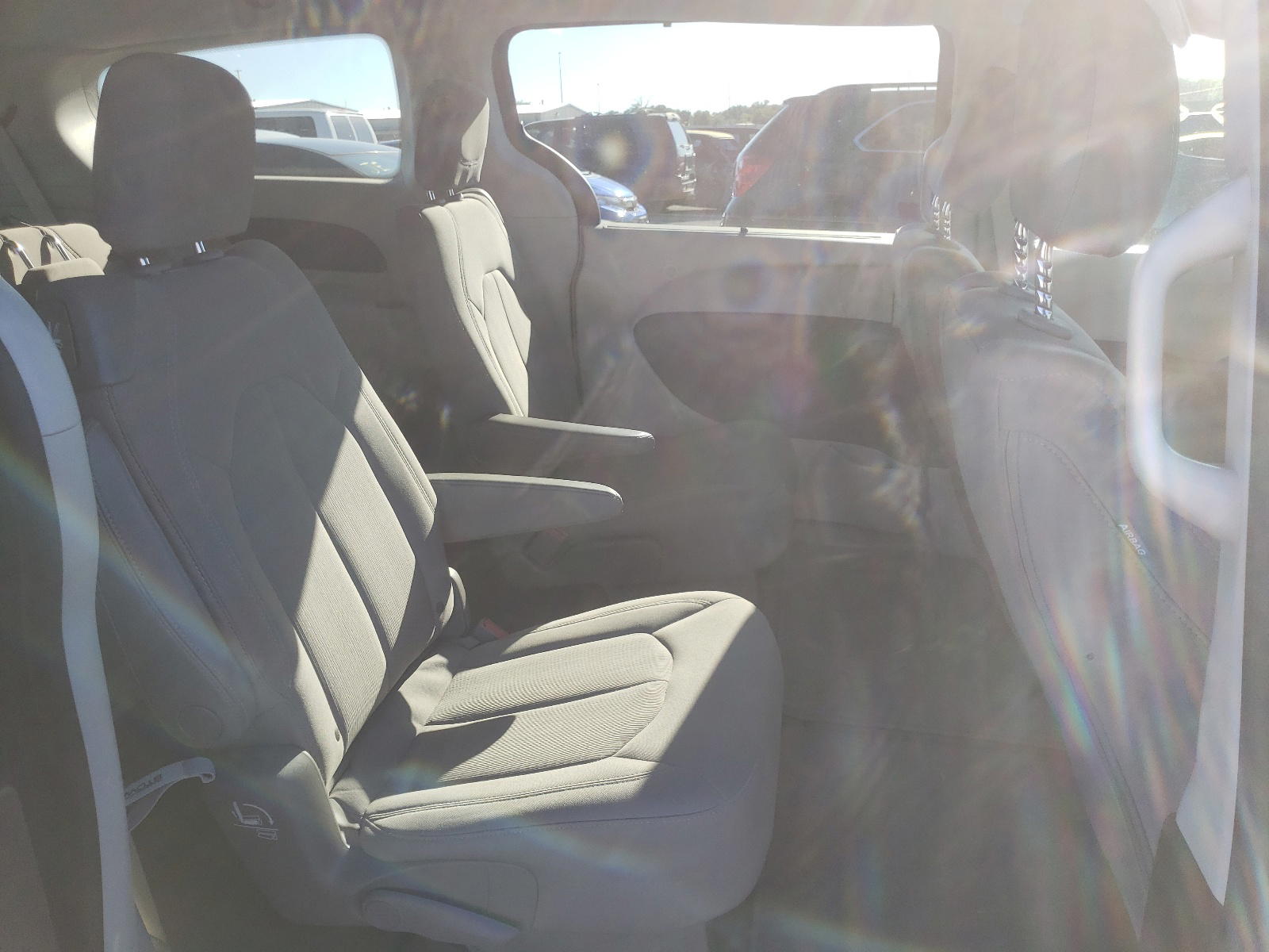 Photo 6 from auction – 2019 CHRYSLER PACIFICA T with VIN 2C4RC1FGXKR550369