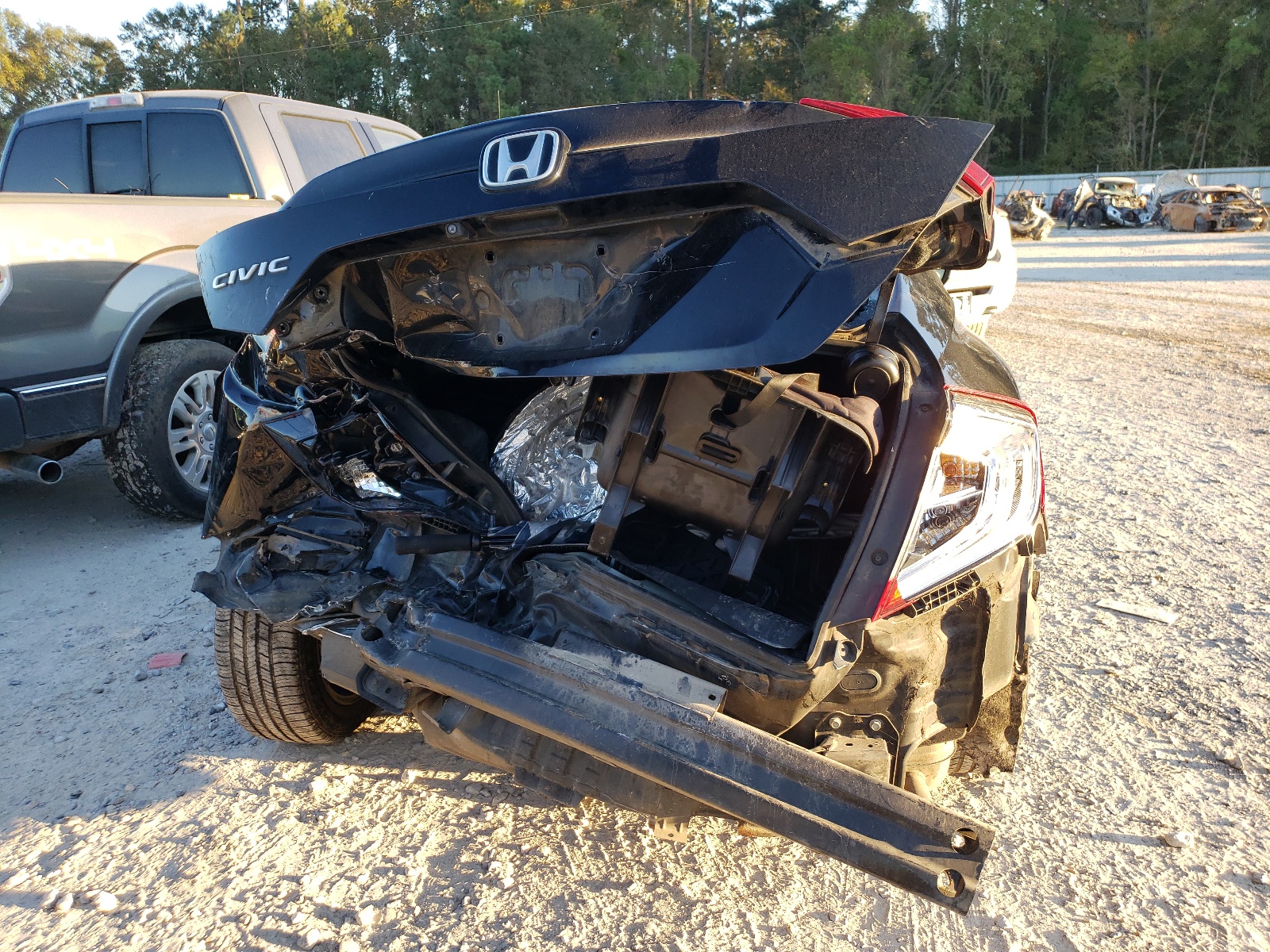 Photo 9 from auction – 2016 HONDA CIVIC LX with VIN 19XFC2E52GE032368