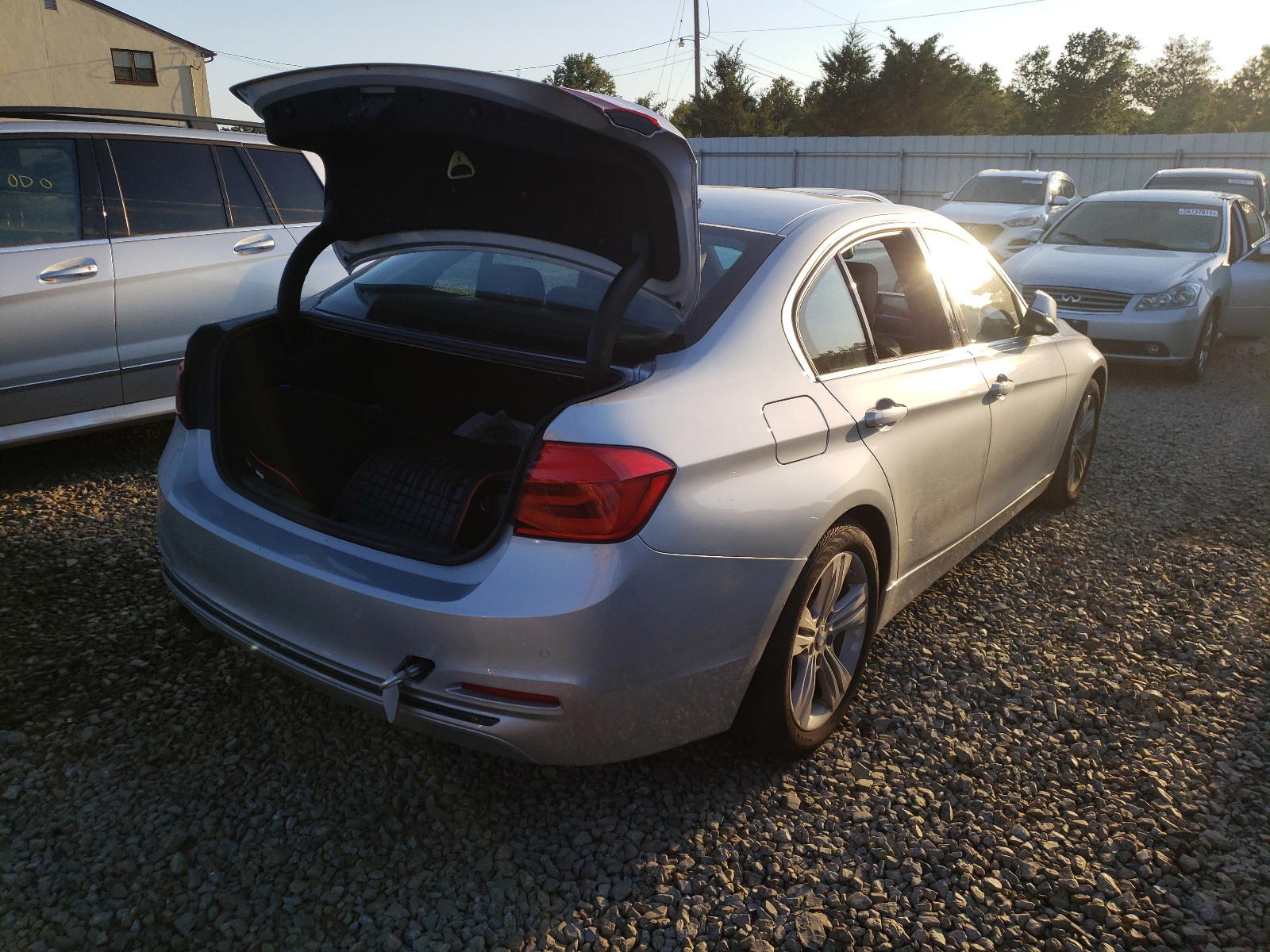 Photo 4 from auction – 2018 BMW 330 XI with VIN WBA8D9G52JNU67211