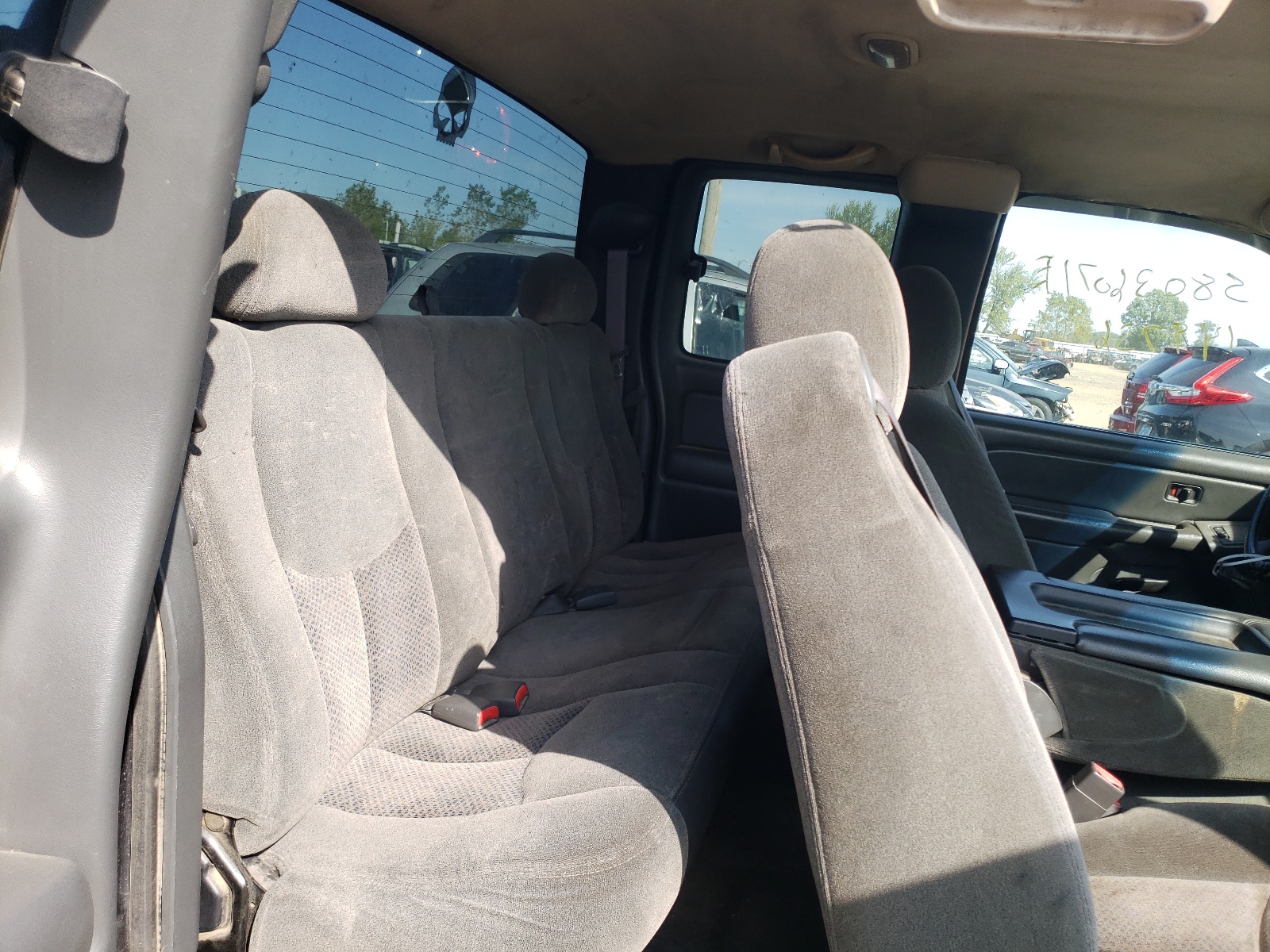 Photo 6 from auction – 2004 CHEVROLET SILVERADO with VIN 1GCEK19T14E141378