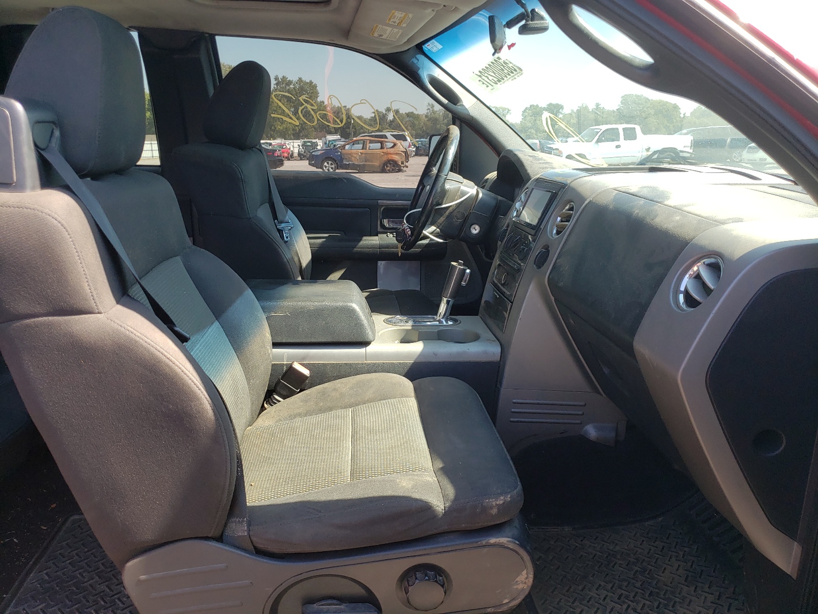 Photo 5 from auction – 2004 FORD F150 with VIN 1FTPX14584NA44973