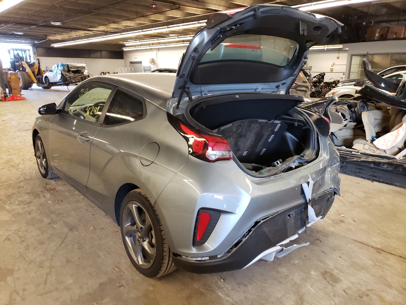 Photo 3 from auction – 2019 HYUNDAI VELOSTER B with VIN KMHTG6AF2KU016769