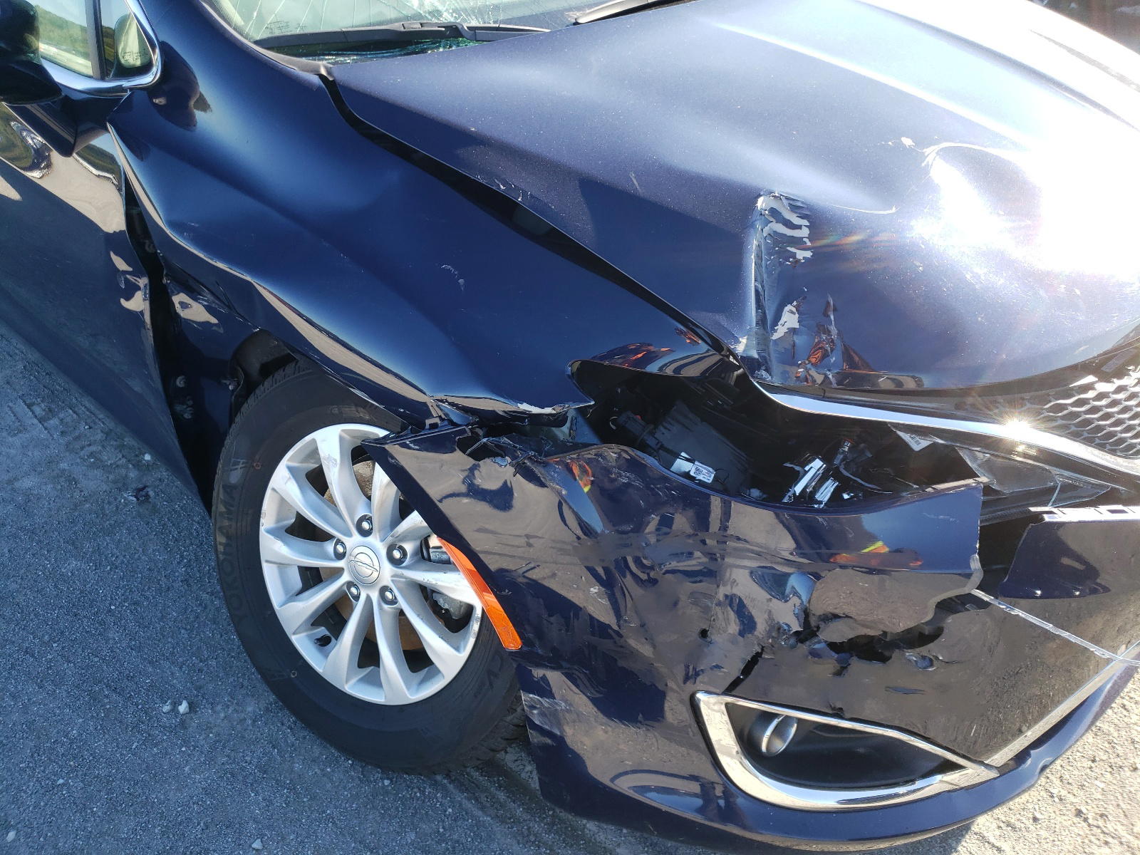 Photo 9 from auction – 2019 CHRYSLER PACIFICA T with VIN 2C4RC1FGXKR550369