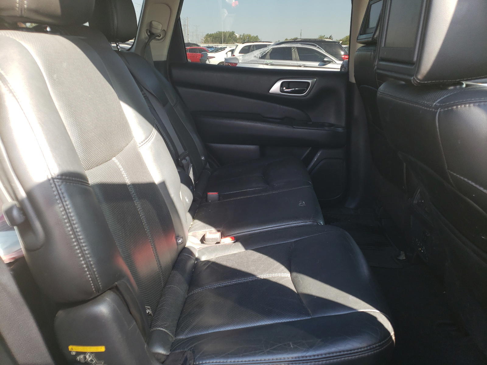 Photo 6 from auction – 2014 NISSAN PATHFINDER with VIN 5N1AR2MM3EC683932