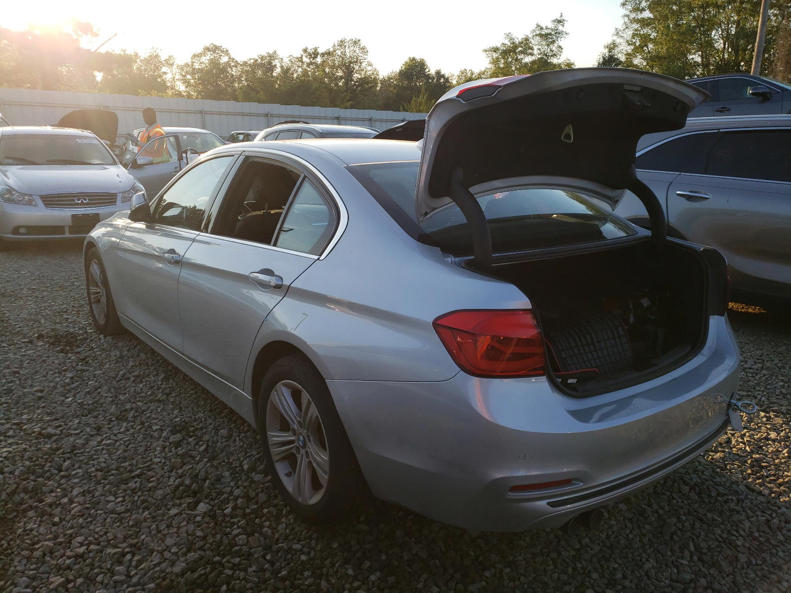 Photo 3 from auction – 2018 BMW 330 XI with VIN WBA8D9G52JNU67211