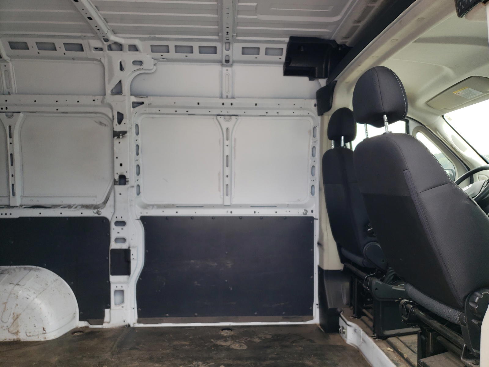 Photo 6 from auction – 2019 RAM PROMASTER with VIN 3C6TRVCG8KE563694