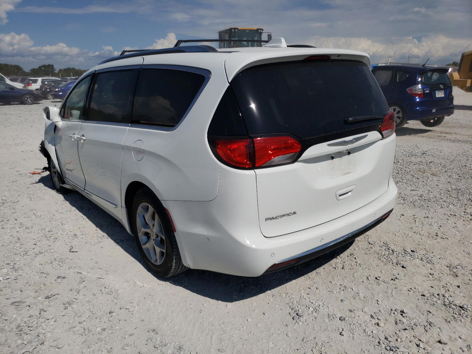 Photo 3 from auction – 2017 CHRYSLER PACIFICA T with VIN 2C4RC1EGXHR518466