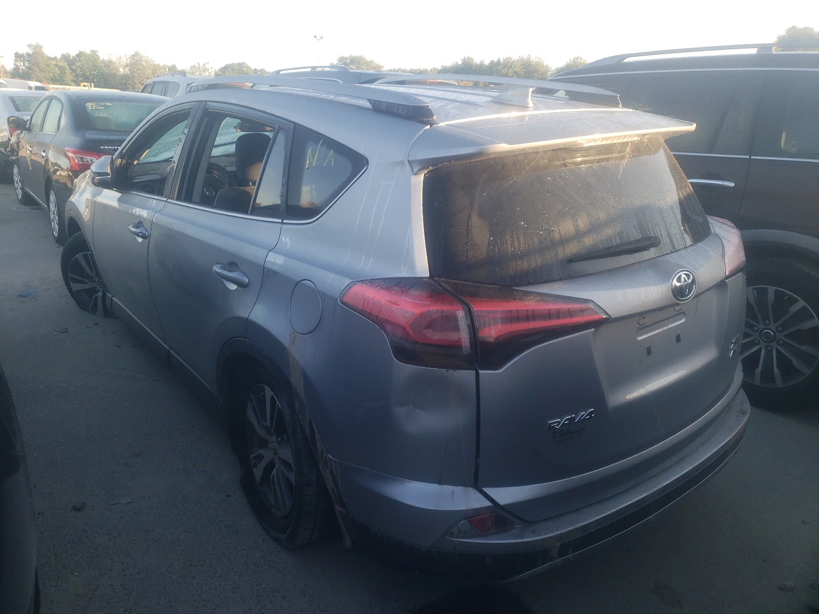 Photo 3 from auction – 2018 TOYOTA RAV4 ADVEN with VIN JTMRFREV7JJ232217