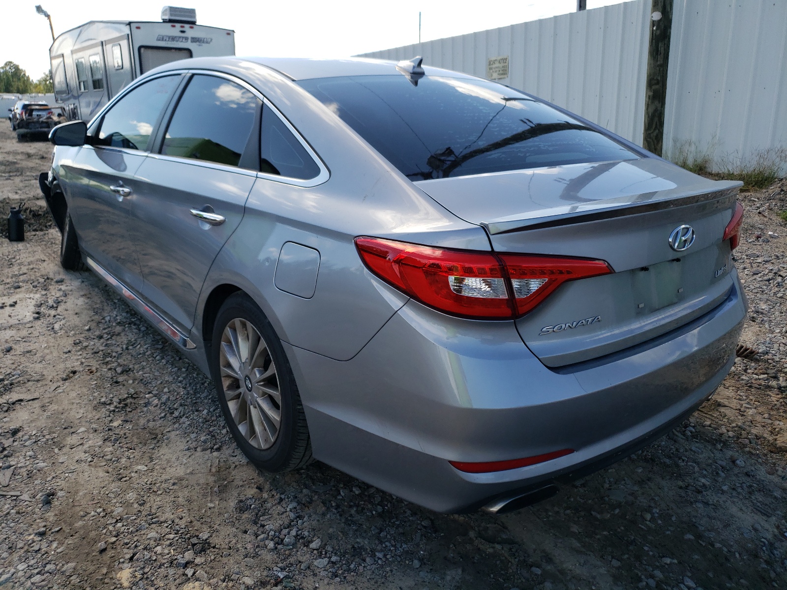 Photo 3 from auction – 2015 HYUNDAI UK with VIN 5NPE34AF7FH200893