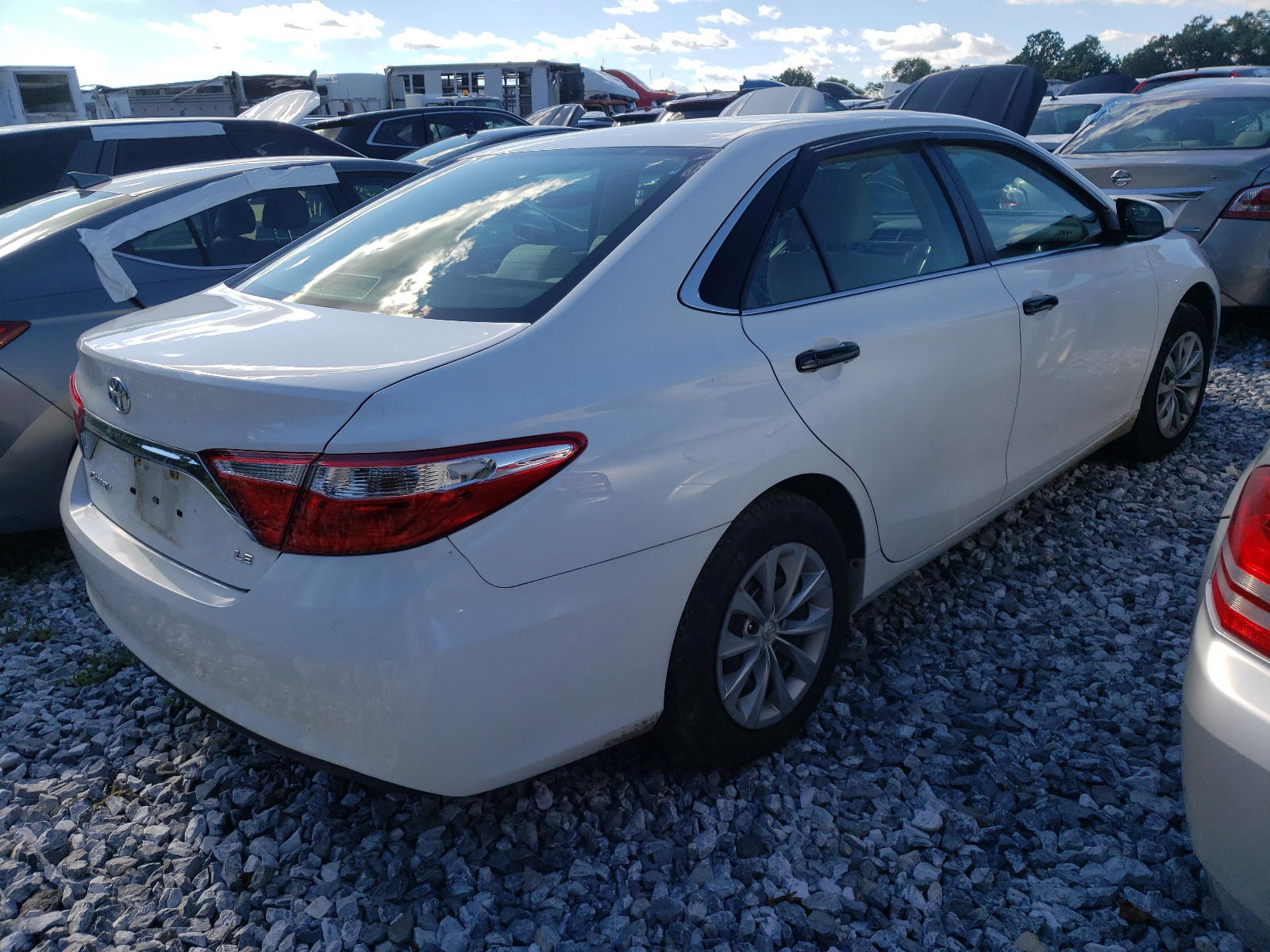 Photo 4 from auction – 2017 TOYOTA CAMRY with VIN 4T1BF1FK7HU385255