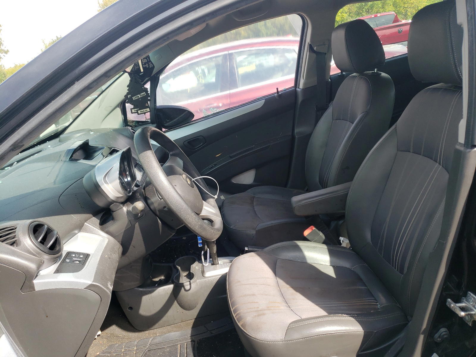 Photo 5 from auction – 2015 CHEVROLET SPARK with VIN KL8CB6S97FC811476