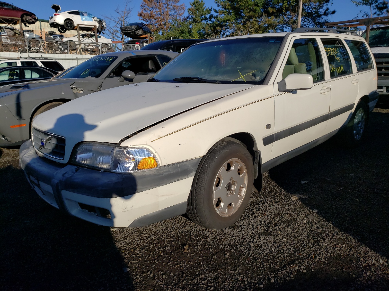 Photo 2 from auction – 2000 VOLVO V70 XC with VIN YV1LZ56D2Y2676485