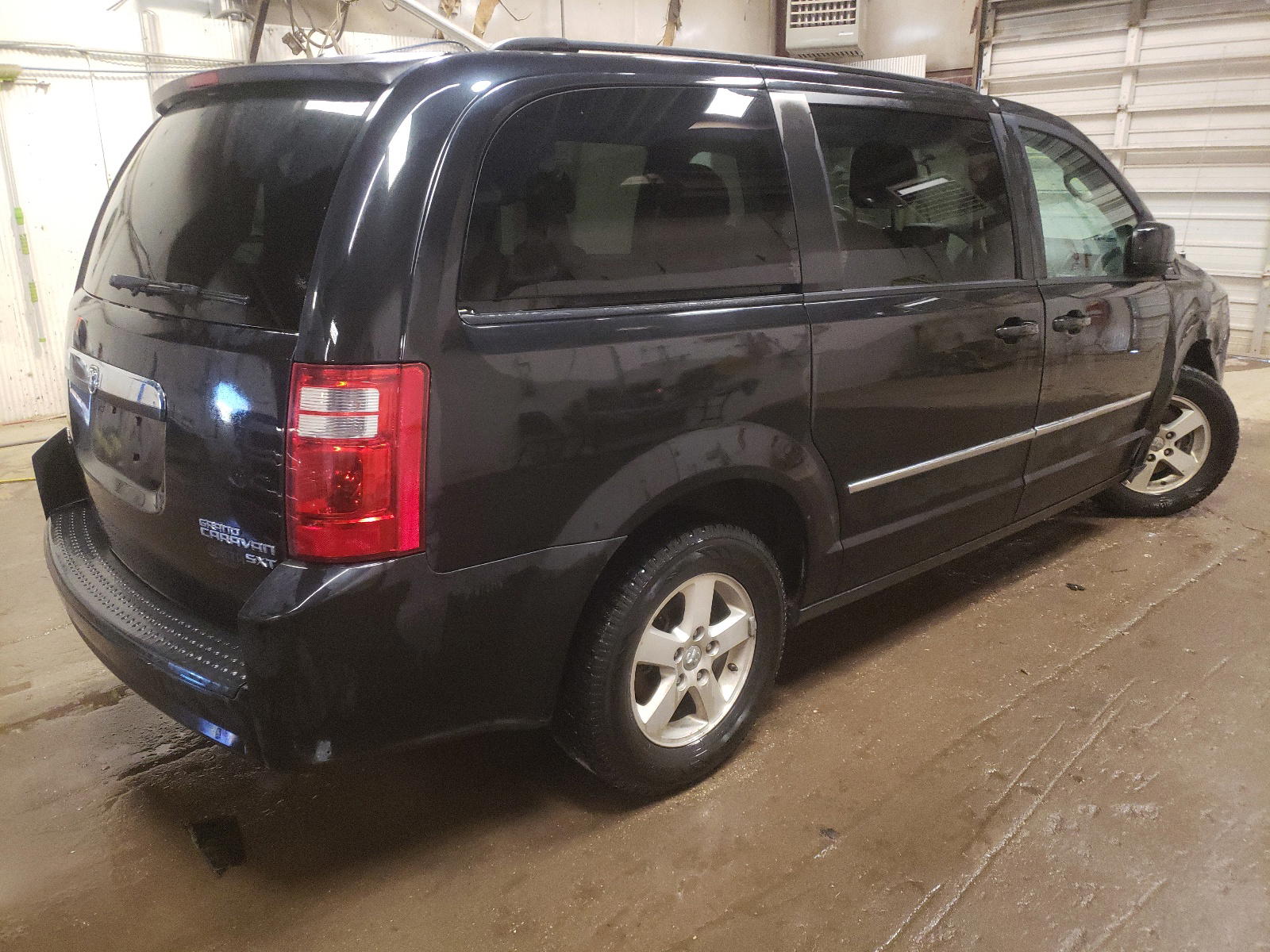 Photo 4 from auction – 2010 DODGE GRAND CARA with VIN 2D4RN5D19AR318055