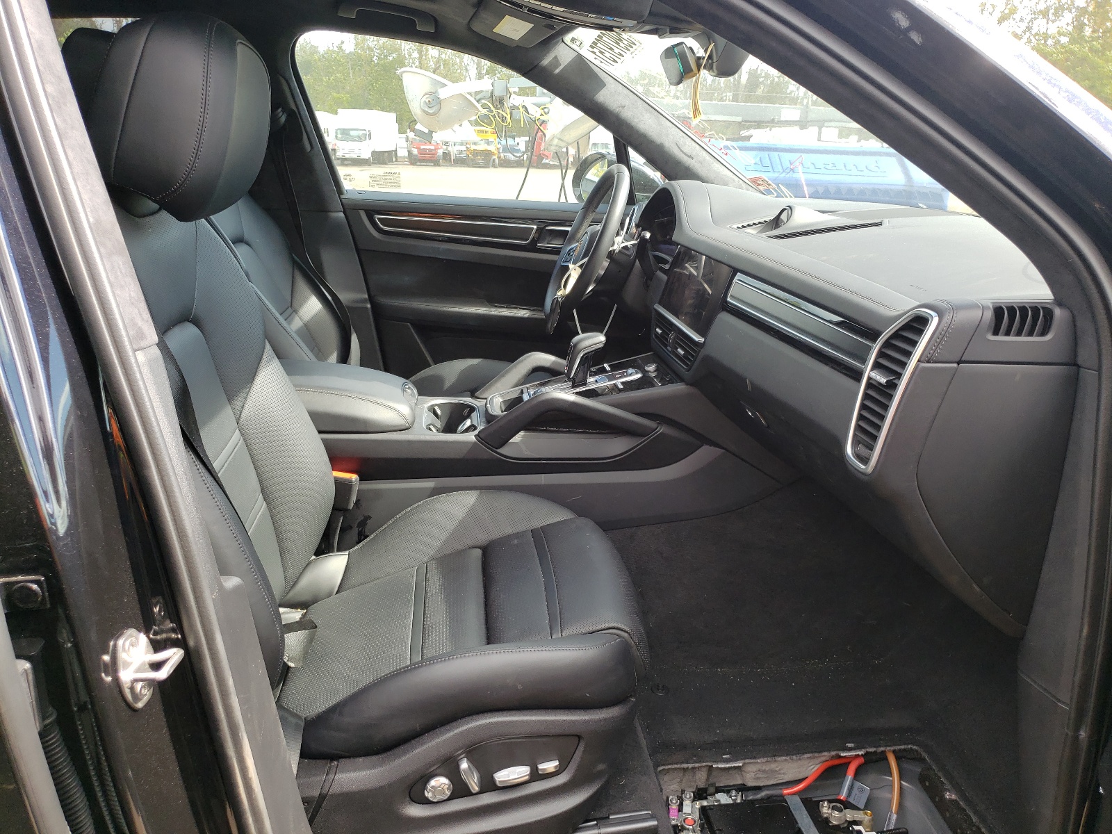 Photo 5 from auction – 2021 PORSCHE CAYENNE GT with VIN WP1AG2AY3MDA34219