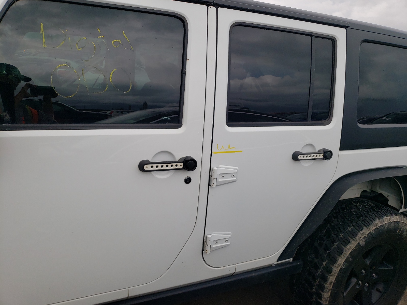 Photo 9 from auction – 2017 JEEP WRANGLER U with VIN 1C4BJWDGXHL624771