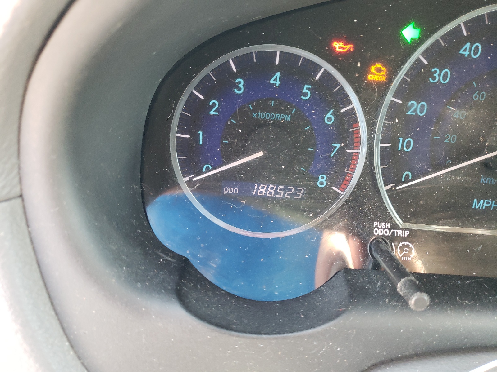 Photo 8 from auction – 2010 TOYOTA SIENNA XLE with VIN 5TDYK4CC2AS315570