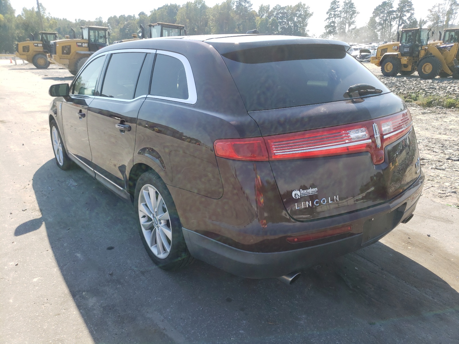 Photo 3 from auction – 2010 LINCOLN MKT with VIN 2LMHJ5AT6ABJ25414