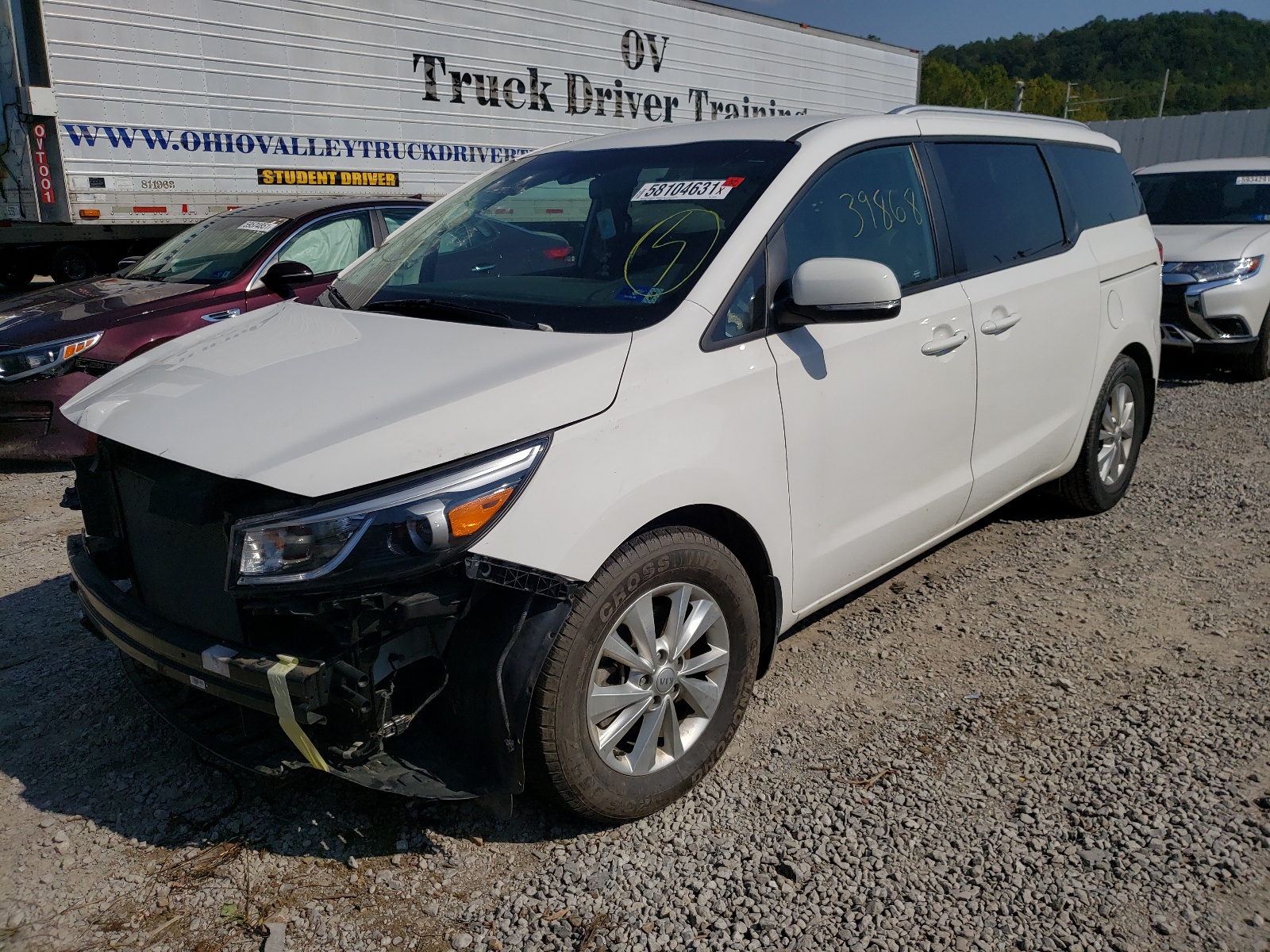 Photo 2 from auction – 2017 KIA SEDONA LX with VIN KNDMB5C14H6335705
