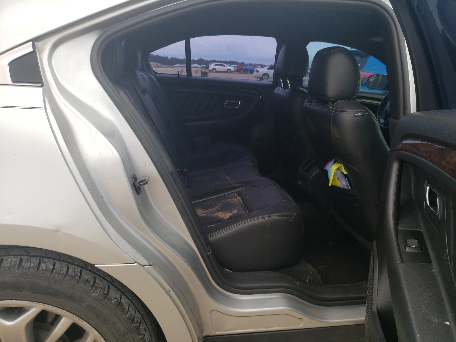 Photo 6 from auction – 2013 FORD TAURUS LIM with VIN 1FAHP2F80DG116583