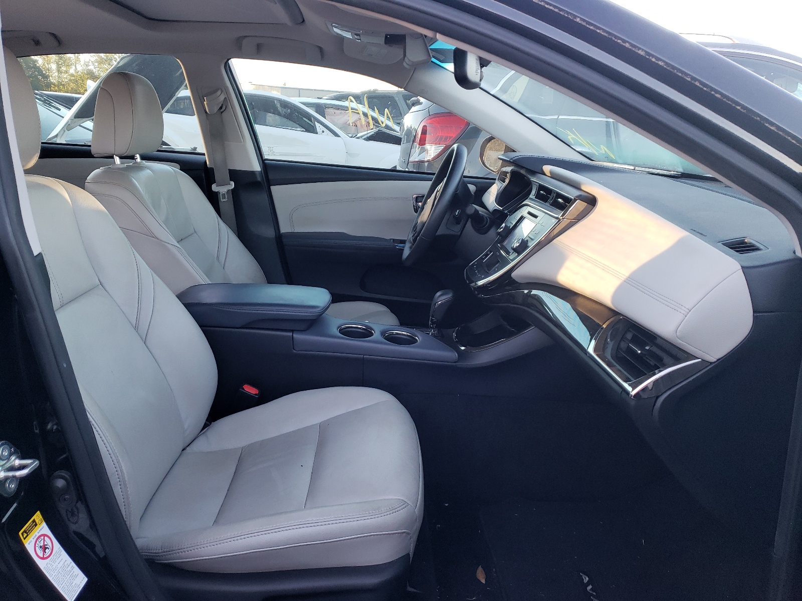 Photo 5 from auction – 2015 TOYOTA AVALON HYB with VIN 4T1BD1EB7FU038755