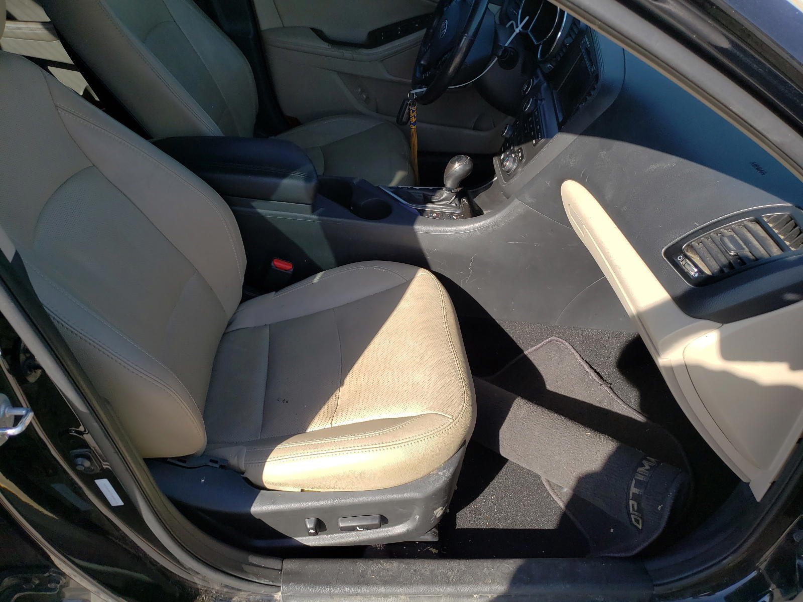 Photo 5 from auction – 2012 KIA OPTIMA EX with VIN 5XXGN4A71CG085114